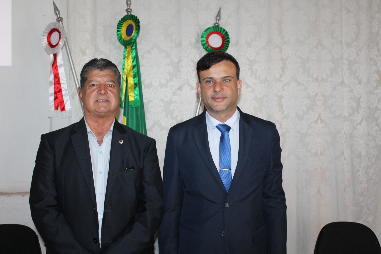 assessor da Superintendência de Negócios da Prodemge Wellington Lemos e o prefeito de Conselheiro Lafaiete, Mário Marcus